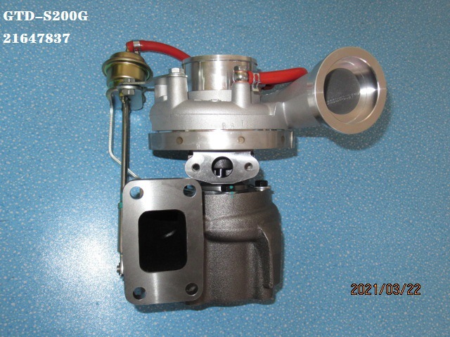 S200G-21647837法兰 回油孔 出气口侧面
